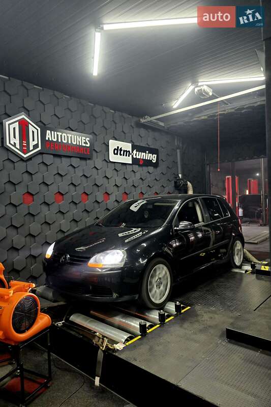 Volkswagen Golf 2004