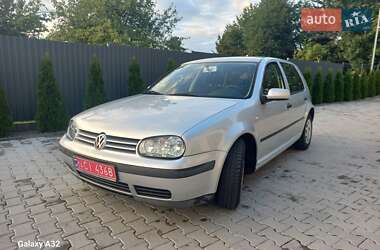 Хетчбек Volkswagen Golf 2002 в Самборі