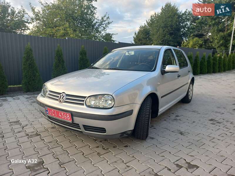Volkswagen Golf 2002