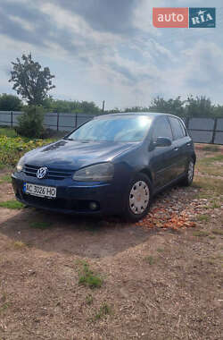Хэтчбек Volkswagen Golf 2004 в Киеве