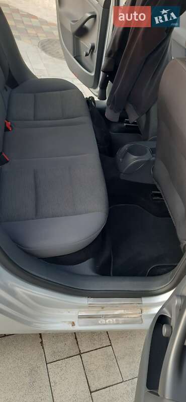 Хетчбек Volkswagen Golf 2008 в Новомосковську