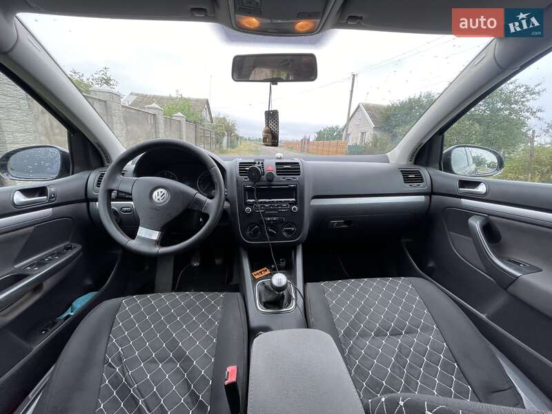 Хэтчбек Volkswagen Golf 2007 в Новой Одессе