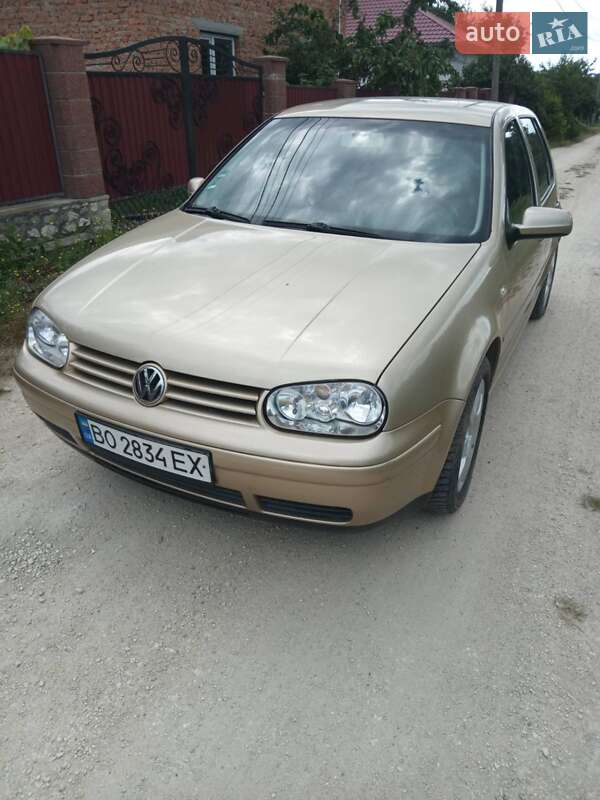 Volkswagen Golf 2003