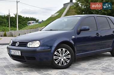 Хэтчбек Volkswagen Golf 2002 в Мостиске