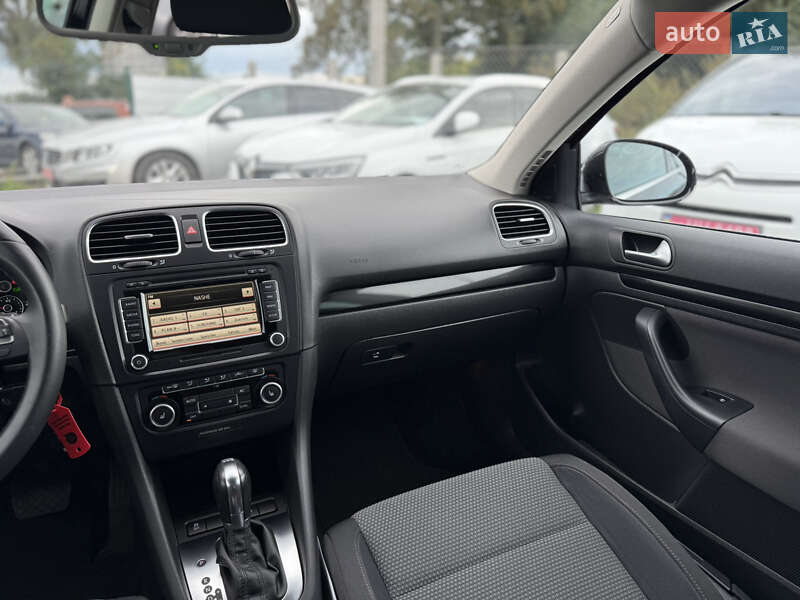 Универсал Volkswagen Golf 2012 в Ровно