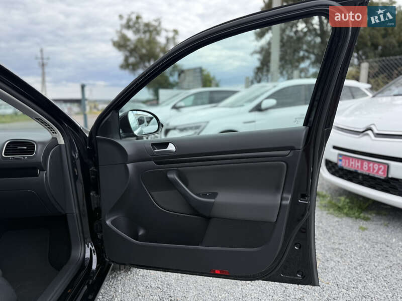 Универсал Volkswagen Golf 2012 в Ровно