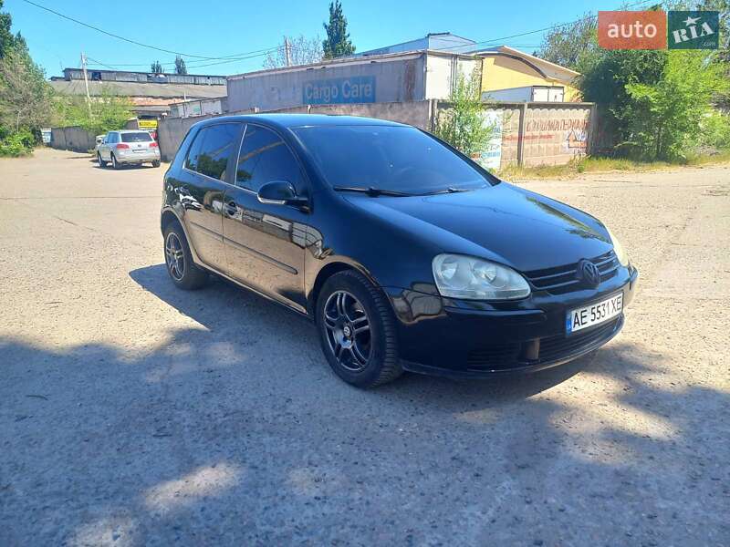 Хетчбек Volkswagen Golf 2004 в Кривому Розі