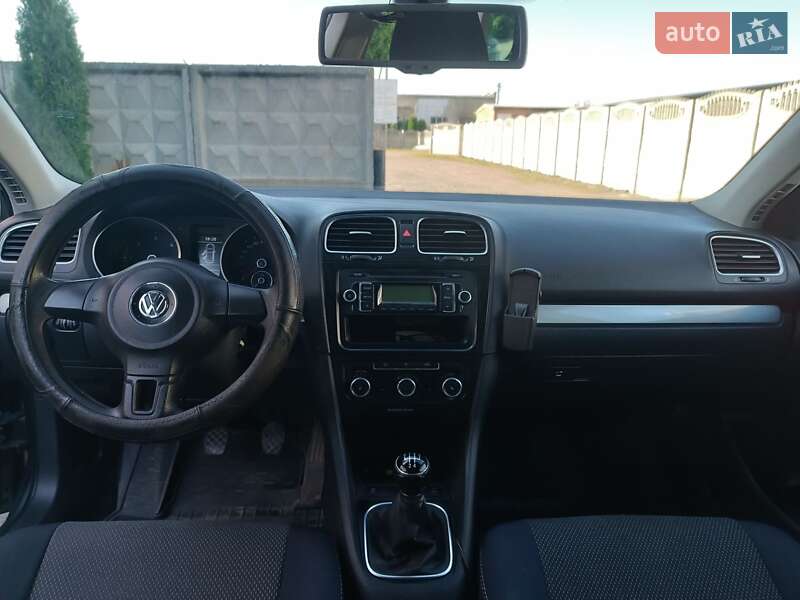 Універсал Volkswagen Golf 2011 в Золочеві