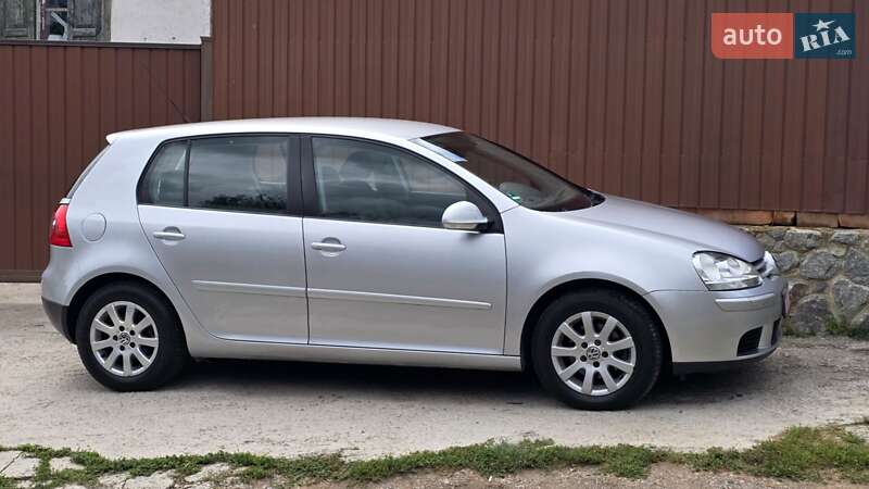 Хэтчбек Volkswagen Golf 2006 в Полтаве