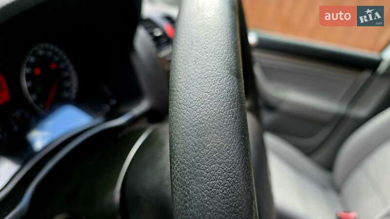 Хэтчбек Volkswagen Golf 2006 в Полтаве