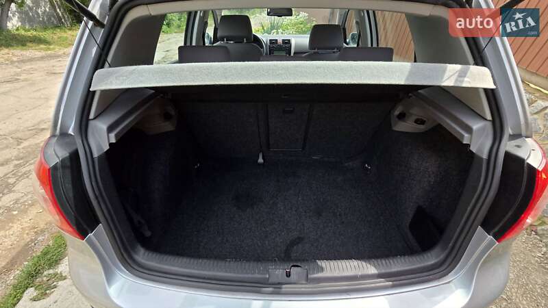 Хэтчбек Volkswagen Golf 2006 в Полтаве