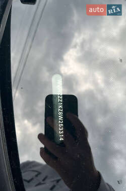 Хэтчбек Volkswagen Golf 2008 в 