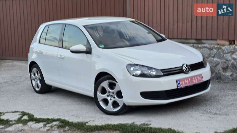 Хэтчбек Volkswagen Golf 2010 в Полтаве