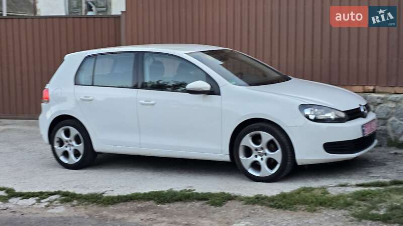 Хэтчбек Volkswagen Golf 2010 в Полтаве