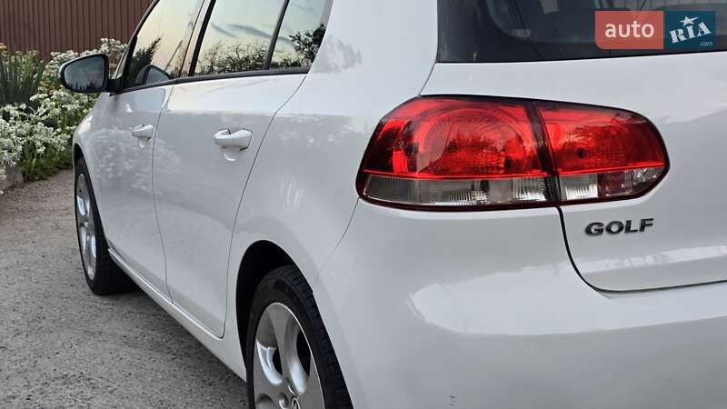 Хэтчбек Volkswagen Golf 2010 в Полтаве