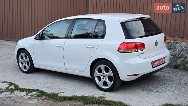 Хэтчбек Volkswagen Golf 2010 в Полтаве