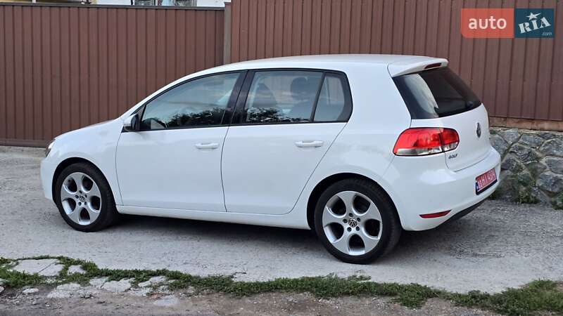 Хэтчбек Volkswagen Golf 2010 в Полтаве