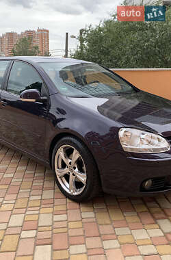 Хэтчбек Volkswagen Golf 2006 в Одессе