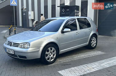 Хетчбек Volkswagen Golf 2002 в  фото 5 Хетчбек Volkswagen Golf 2002 в