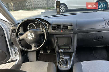 Хетчбек Volkswagen Golf 2002 в  фото 16 Хетчбек Volkswagen Golf 2002 в