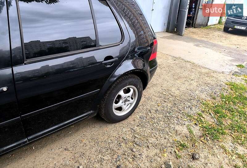 Хетчбек Volkswagen Golf 1998 в Харкові