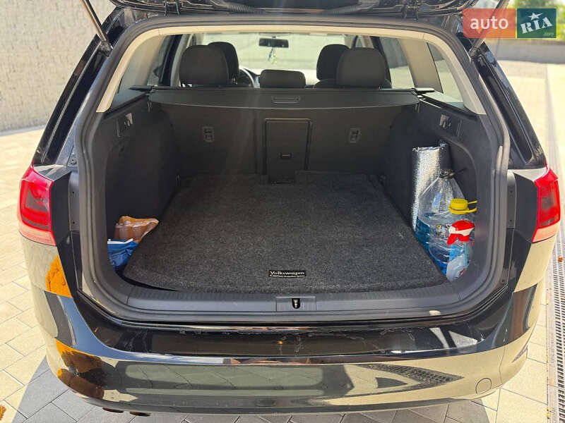 Универсал Volkswagen Golf 2017 в Луцке