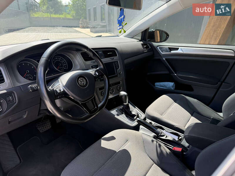 Универсал Volkswagen Golf 2017 в Луцке