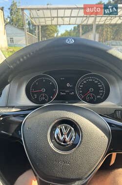Универсал Volkswagen Golf 2014 в Глухове