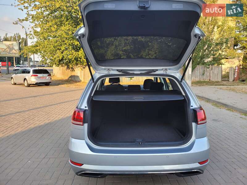 Універсал Volkswagen Golf 2018 в Черкасах