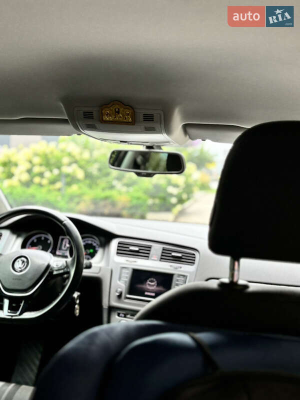 Универсал Volkswagen Golf 2016 в Буче