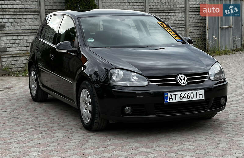 Хэтчбек Volkswagen Golf 2008 в Надворной