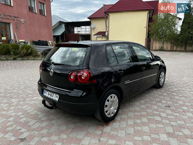 Хэтчбек Volkswagen Golf 2008 в Надворной
