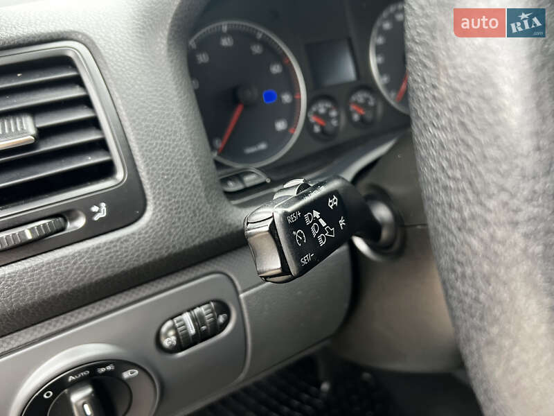 Хэтчбек Volkswagen Golf 2008 в Надворной