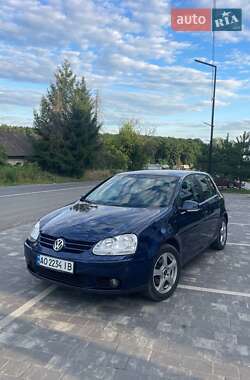 Хэтчбек Volkswagen Golf 2006 в Мукачево
