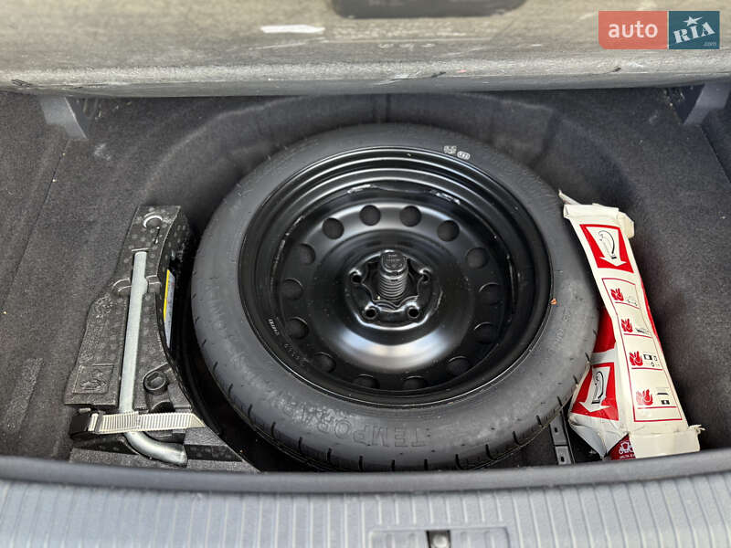 Хетчбек Volkswagen Golf 2016 в Стрию