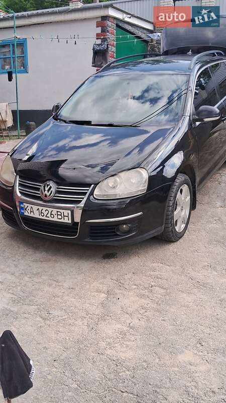Универсал Volkswagen Golf 2008 в Томашполе