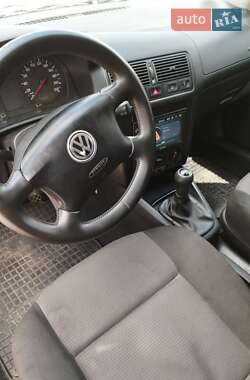 Хетчбек Volkswagen Golf 2001 в Ямпілю