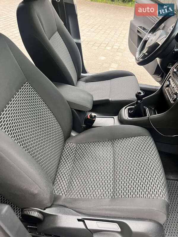 Універсал Volkswagen Golf 2010 в Самборі