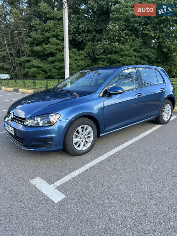 Хетчбек Volkswagen Golf 2017 в Києві