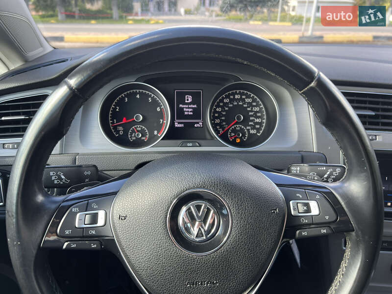 Хетчбек Volkswagen Golf 2017 в Києві