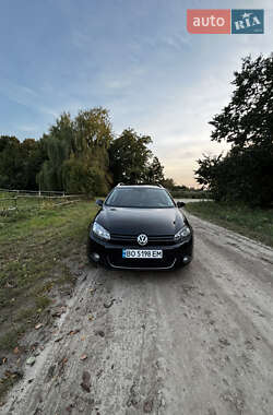 Универсал Volkswagen Golf 2011 в Шумске