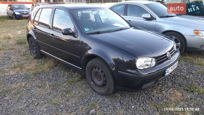 Хэтчбек Volkswagen Golf 2003 в Луцке
