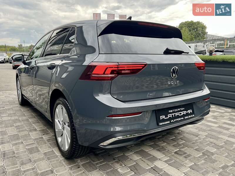 Хетчбек Volkswagen Golf 2024 в Києві