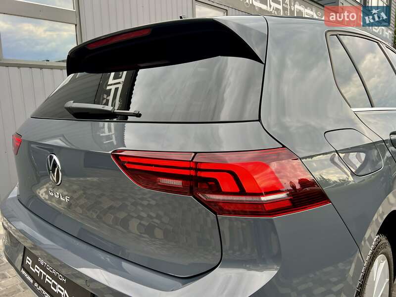 Хетчбек Volkswagen Golf 2024 в Києві