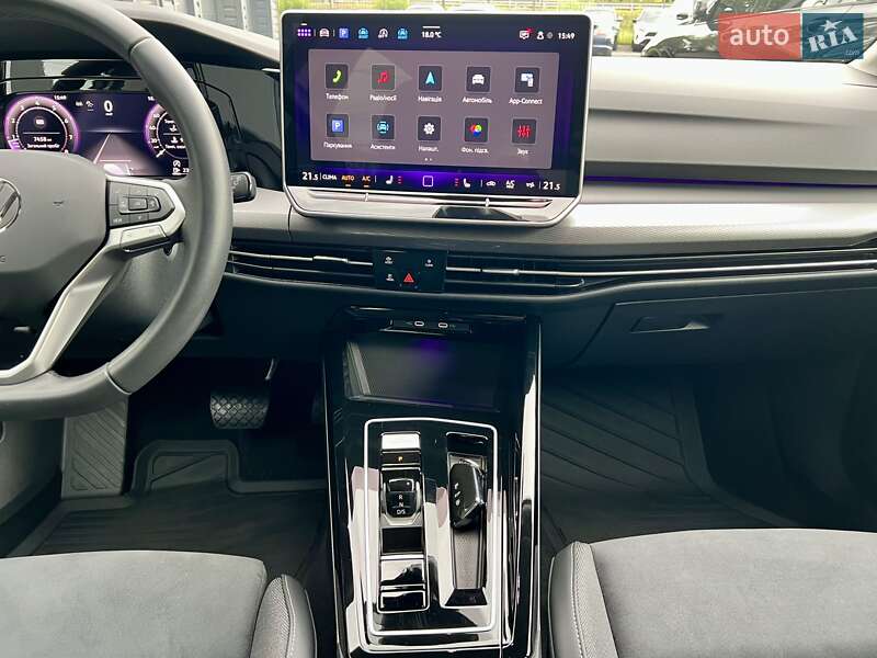 Хетчбек Volkswagen Golf 2024 в Києві