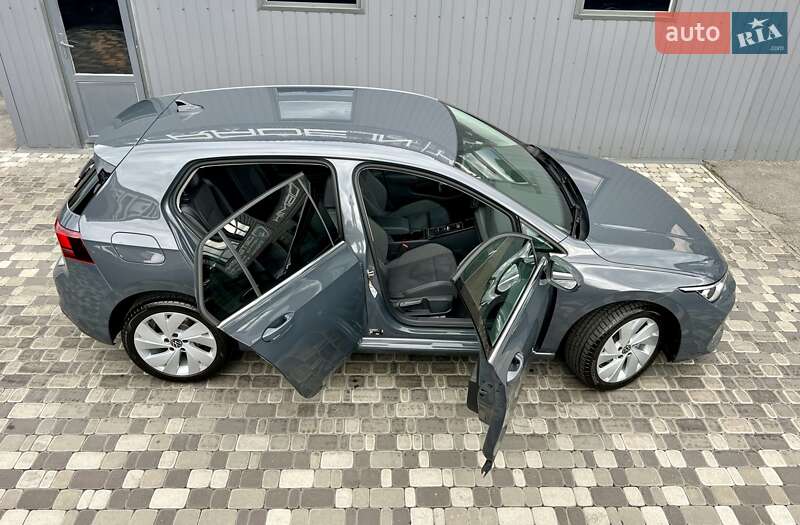 Хетчбек Volkswagen Golf 2024 в Києві