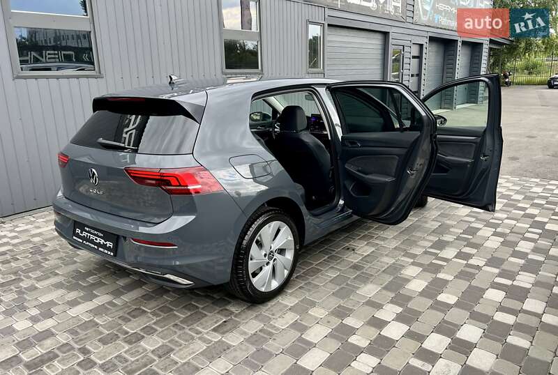 Хетчбек Volkswagen Golf 2024 в Києві