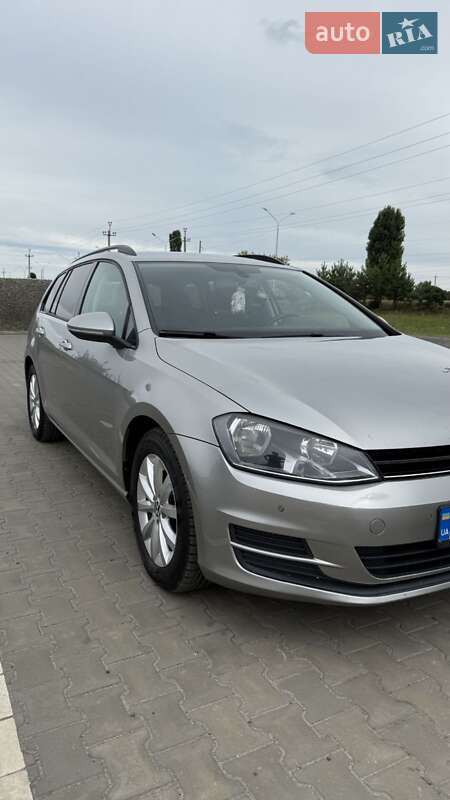 Універсал Volkswagen Golf 2014 в Вараші