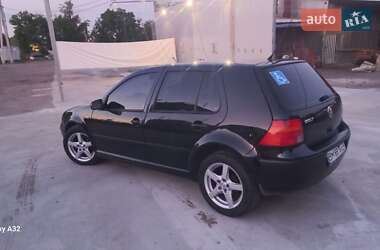 Хэтчбек Volkswagen Golf 2002 в Сумах
