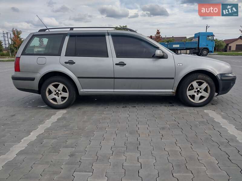 Универсал Volkswagen Golf 2002 в Буче